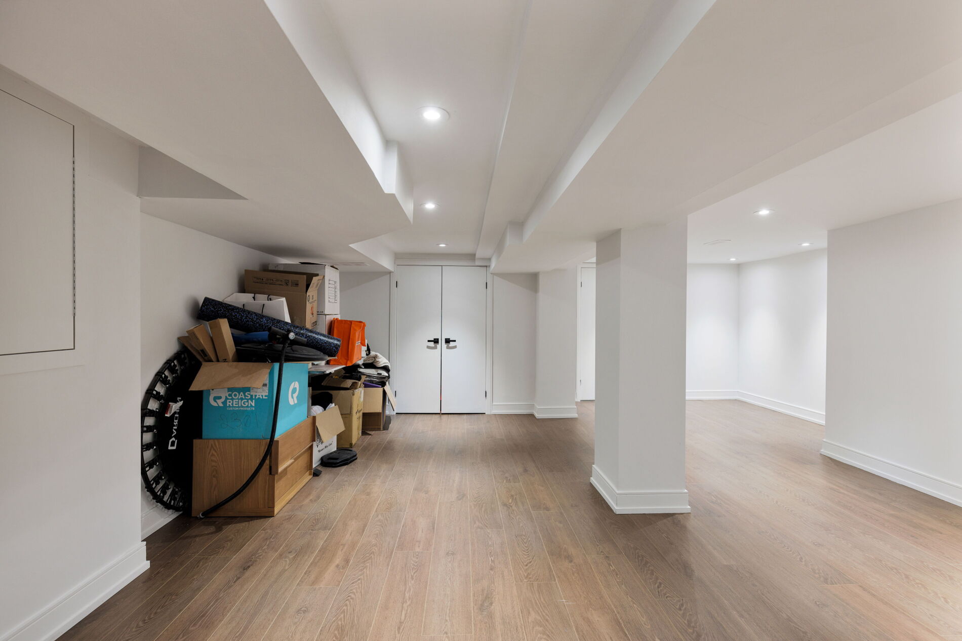 233 MacPherson Ave — photo 42