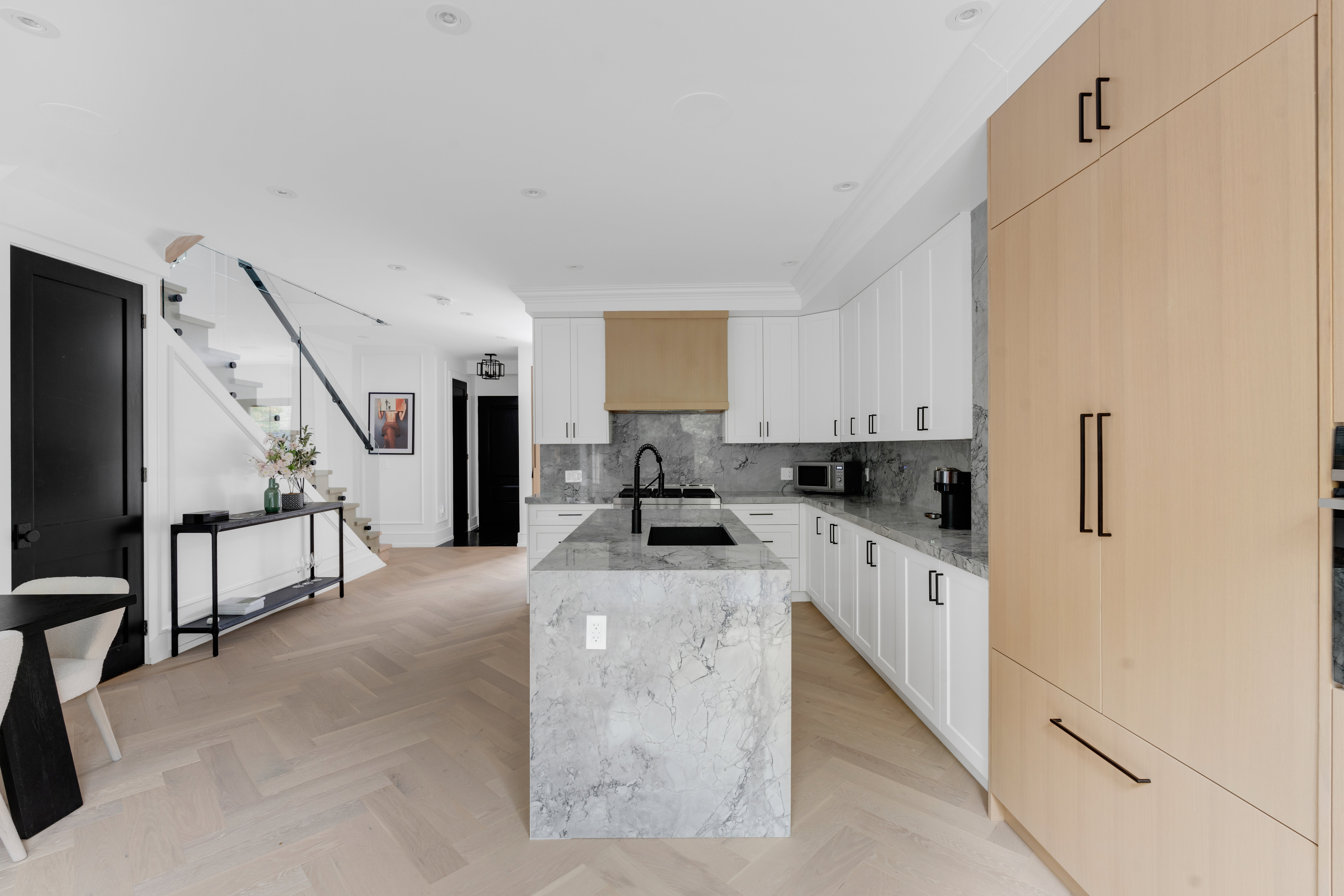 233 MacPherson Ave — photo 7