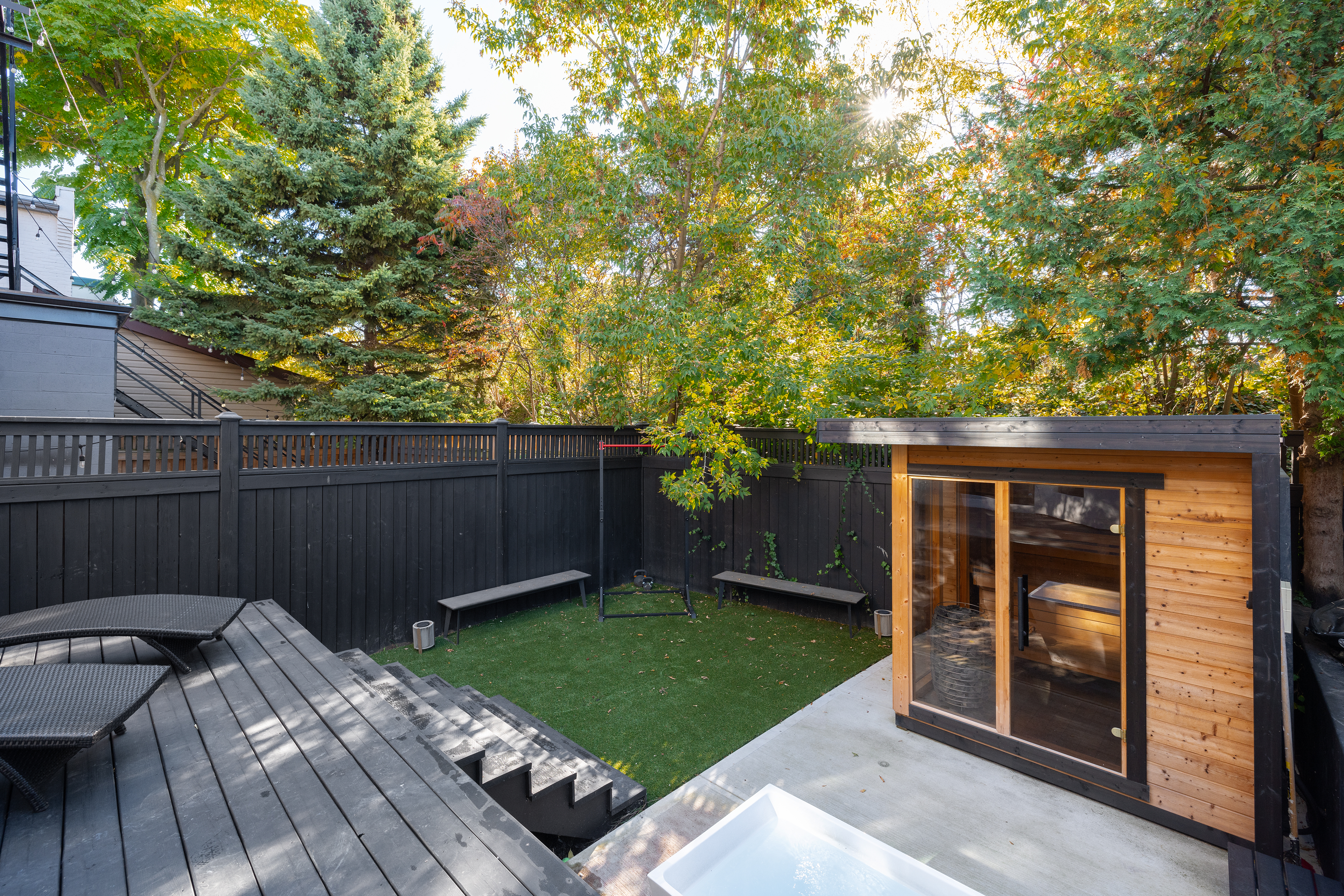 233 MacPherson Ave — photo 15