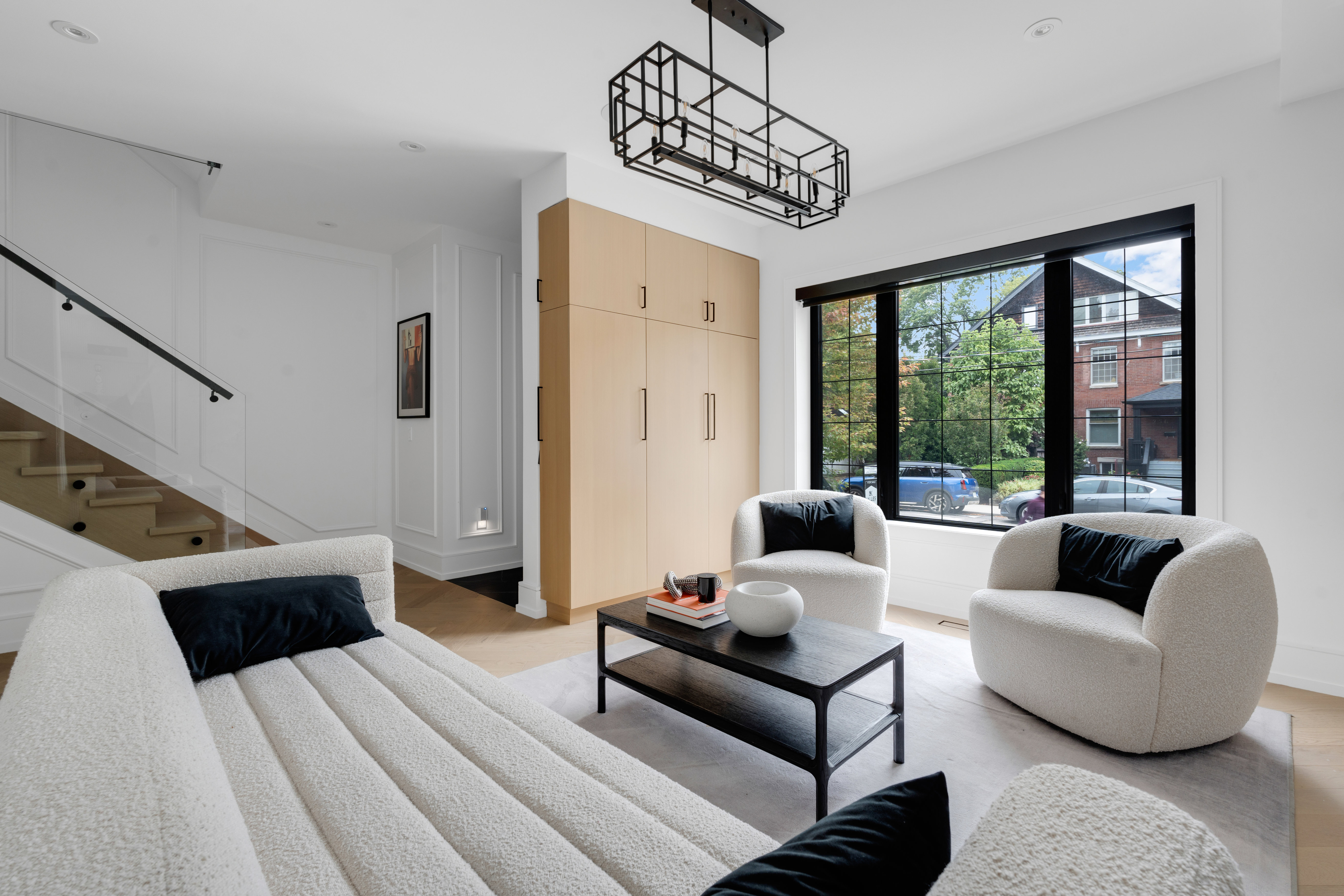 233 MacPherson Ave — photo 5
