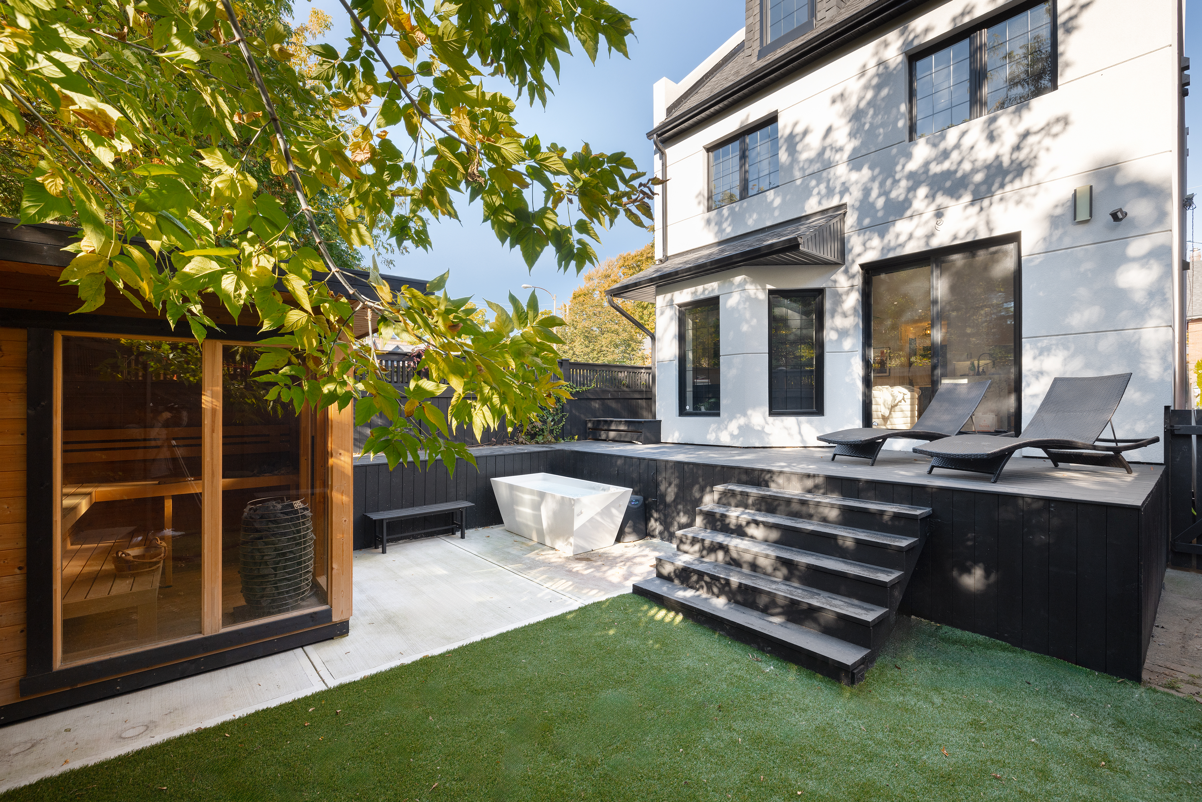 233 MacPherson Ave — photo 13
