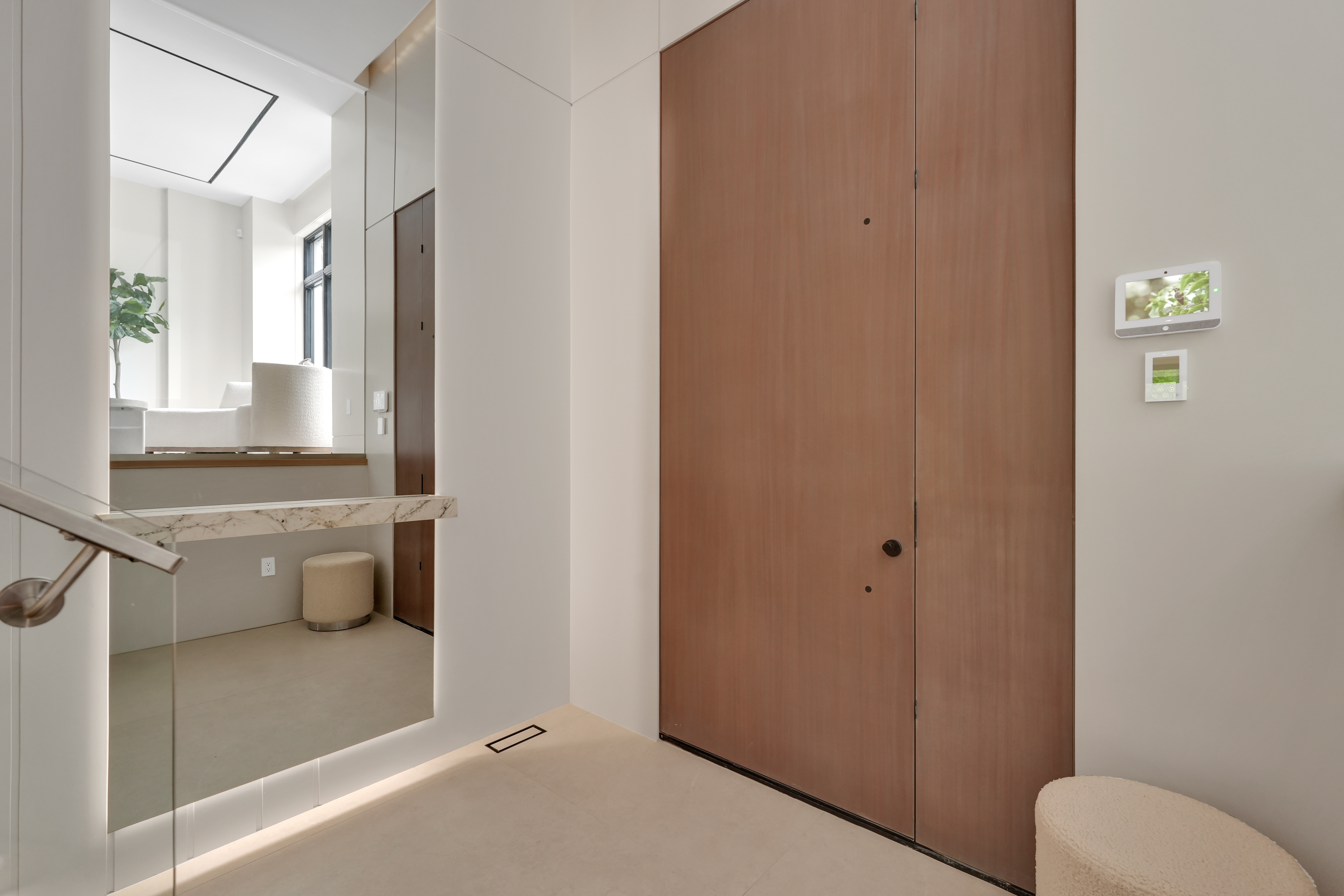 108 Heath Street W — photo 2