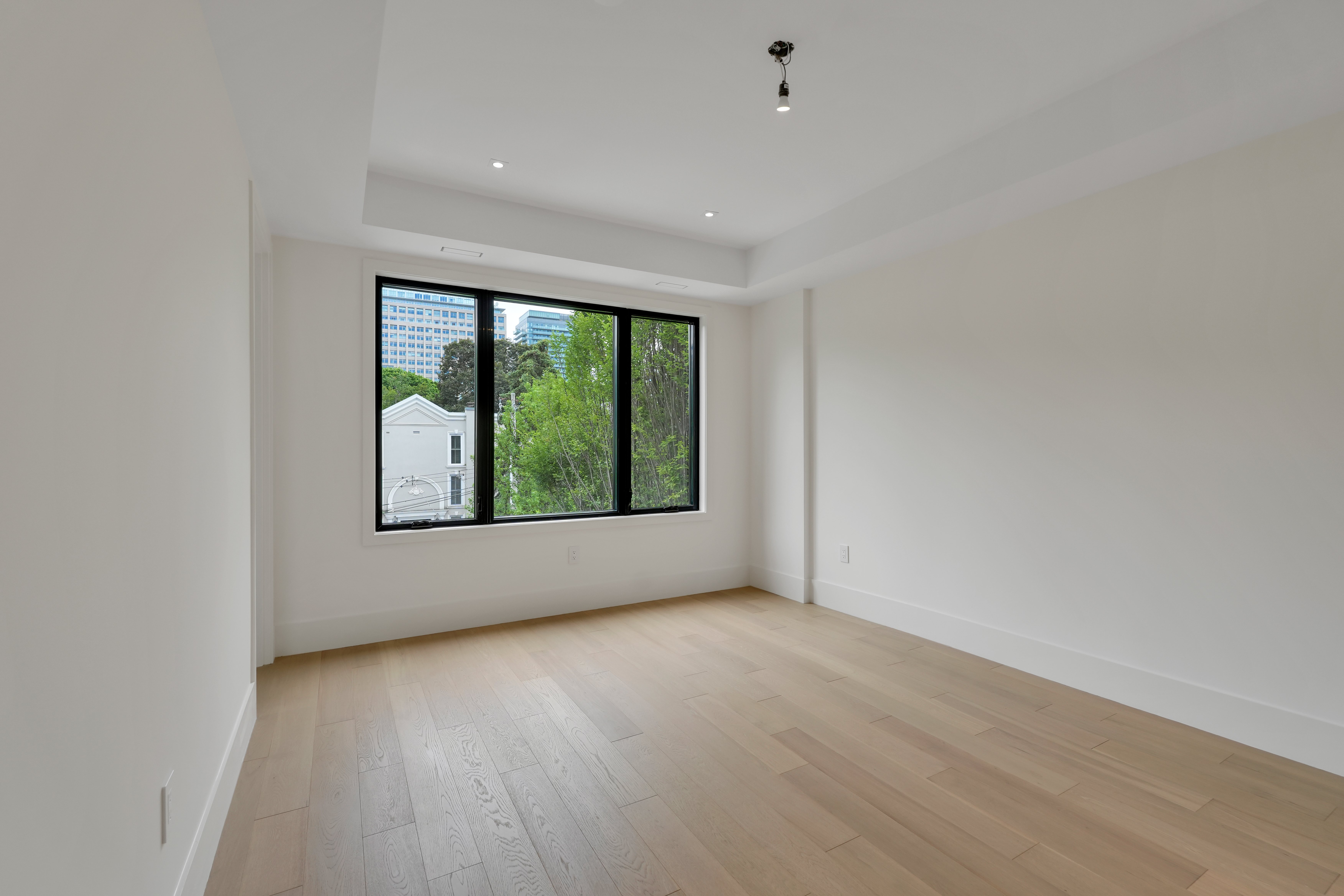 108 Heath Street W — photo 17