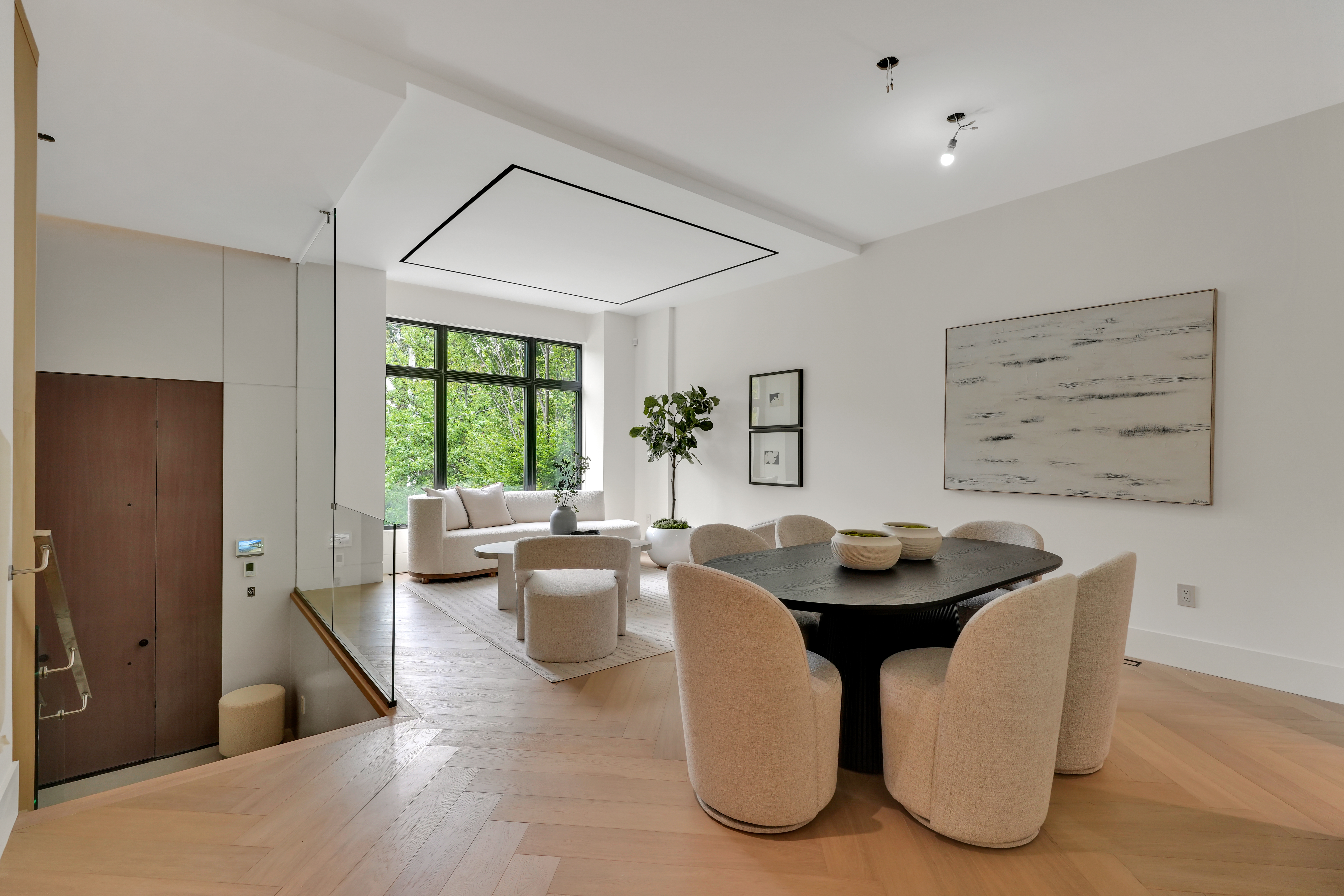 108 Heath Street W — photo 3